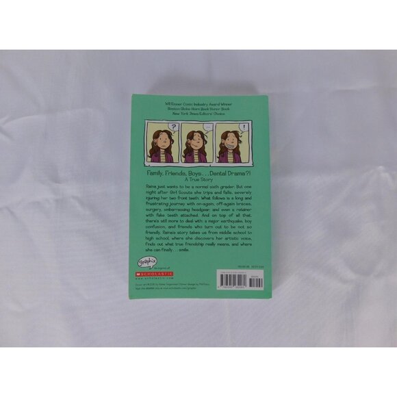 Smile Raina Telgemeier Graphic Novel Book Softcover Eisner Winner Scholastic Kid - Picture 2 of 5